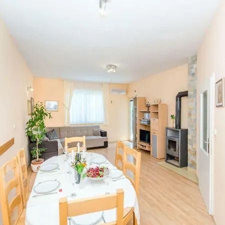 With Garden Apartment *