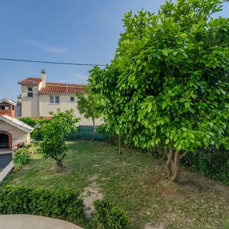 Apartment With Garden